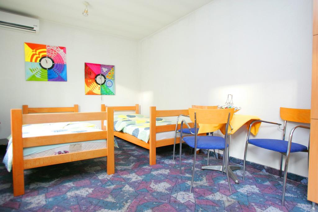 Hostel 021 Nowy Sad Pokój zdjęcie