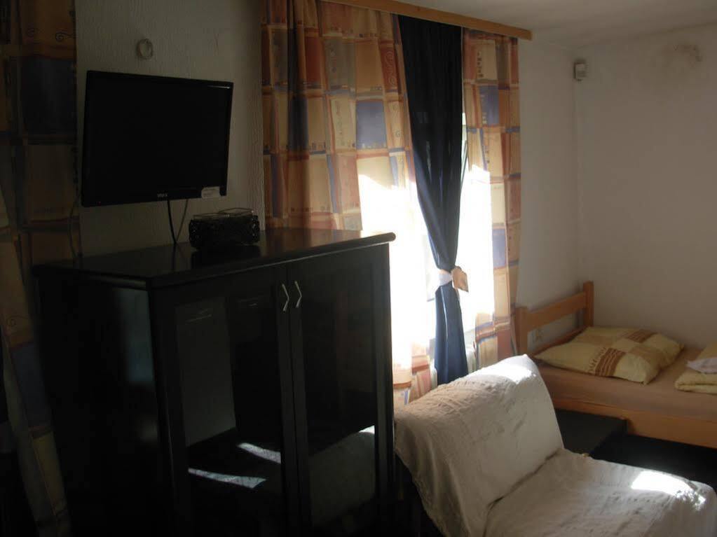 Hostel 021 Nowy Sad Zewnętrze zdjęcie